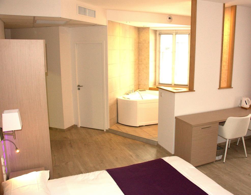 Hotel Terranostra 타라스콩쉬르아리줴 객실 사진